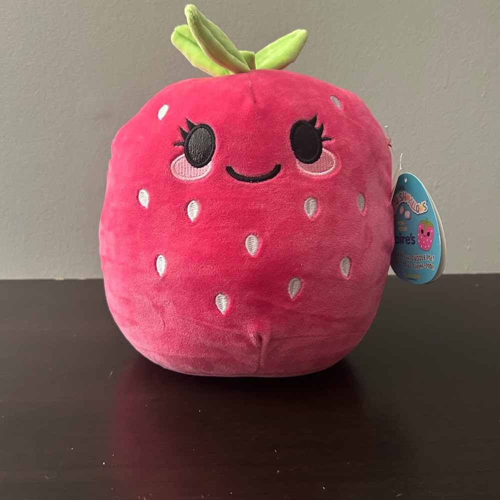 Authentic Kellytoy Squishmallows Sissy Strawberry Claire’s Exclusive 9 Plush NWT